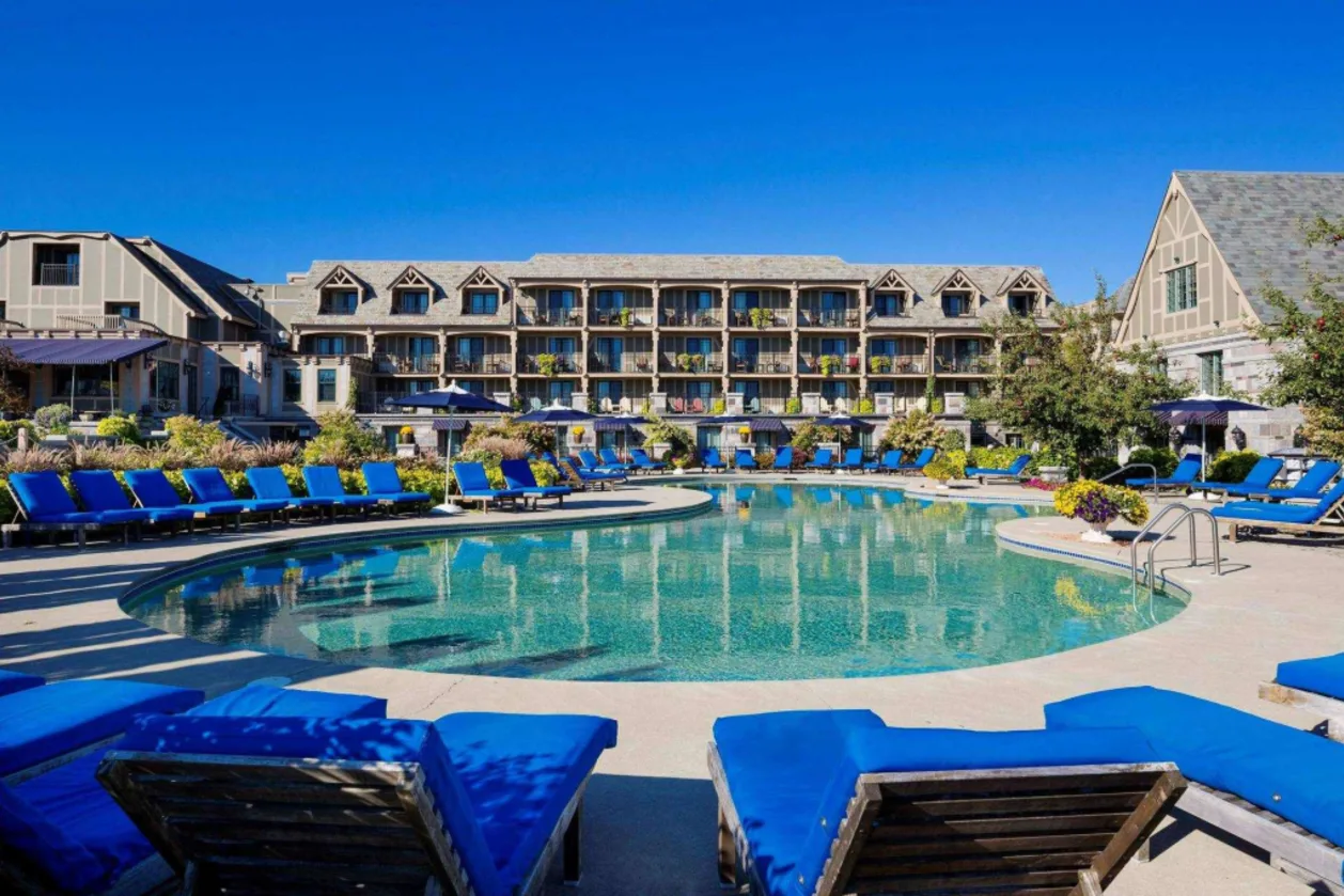 Exterior Harborside Hotel & Resort in Maine